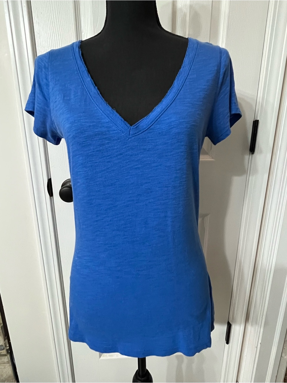 Abercrombie & Fitch Classic V-Neck Women's Tee - Blue